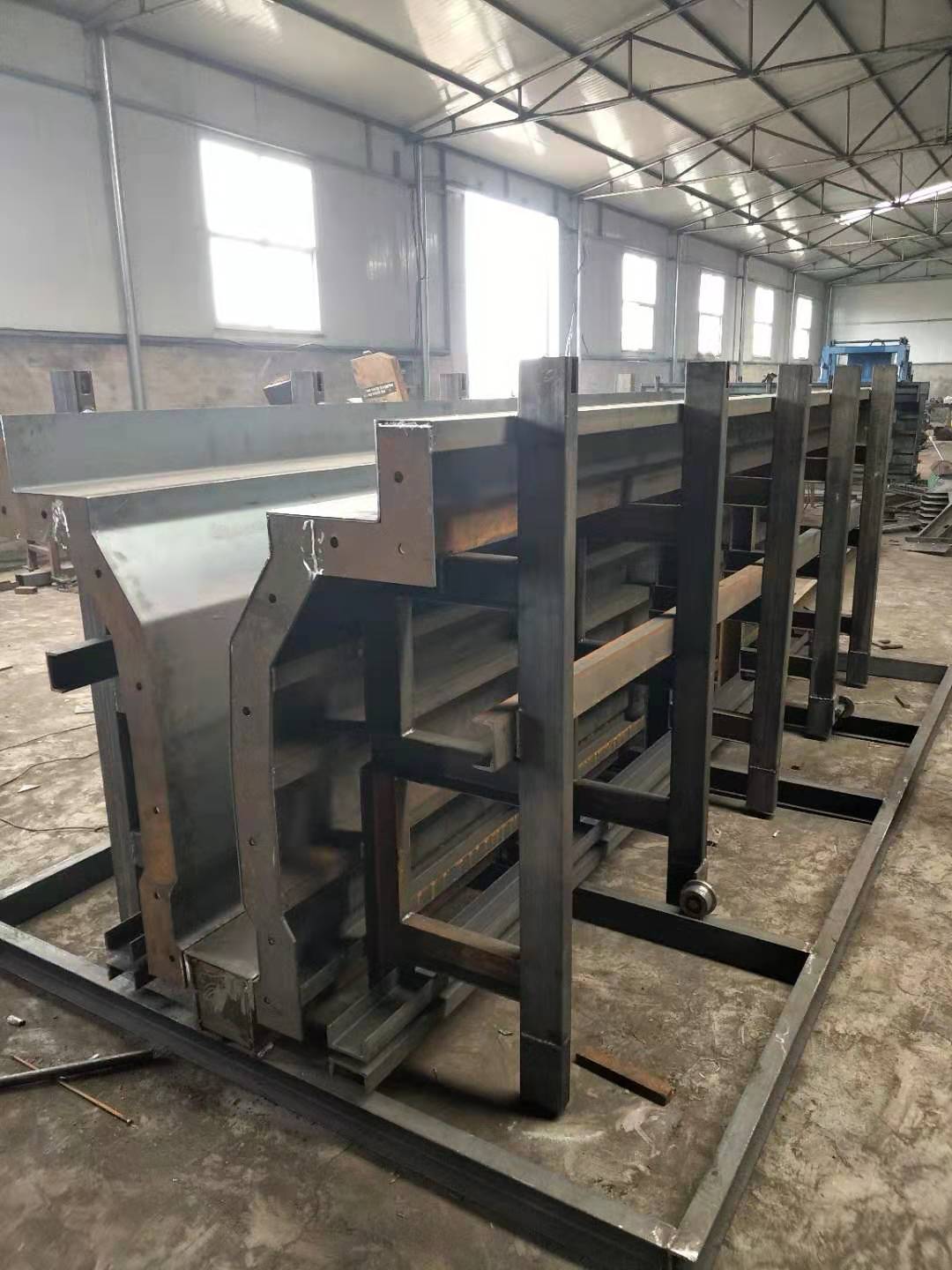 高速隔离墩半岛(中国)